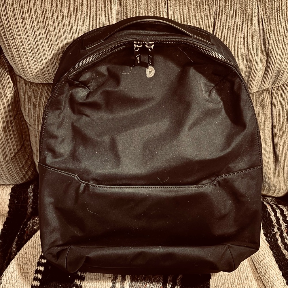 AWAY - The Everywhere Zip Travel Backpack